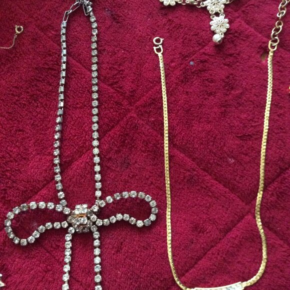 43 Piece Lot of Retro & Vintage Rhinestone Jewelry for the Collector - Picture 9 of 11